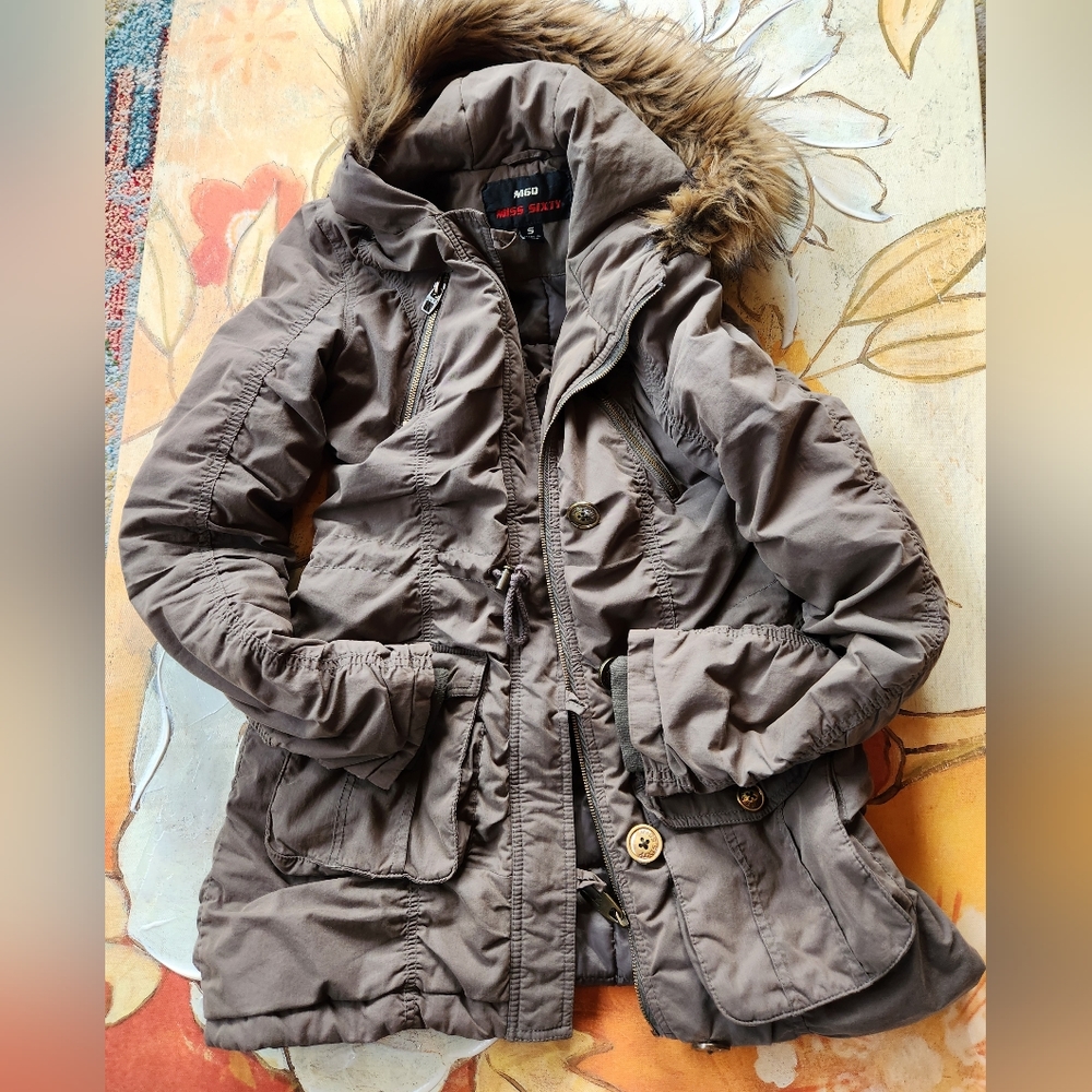 MISS SIXTY M60 Khaki Green Faux Fur Hood Ruched Army Parka Zip Pockets Jacket S